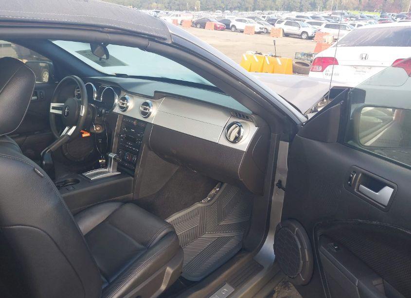 Photo 5 of 2008 Ford Mustang V6 DELUXE/V6 PREMIUM (VIN 1ZVHT84N585185172)