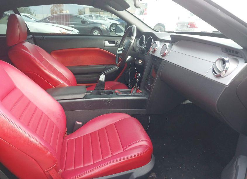 Photo 5 of 2005 Ford Mustang (VIN 1ZVHT84N655204405)