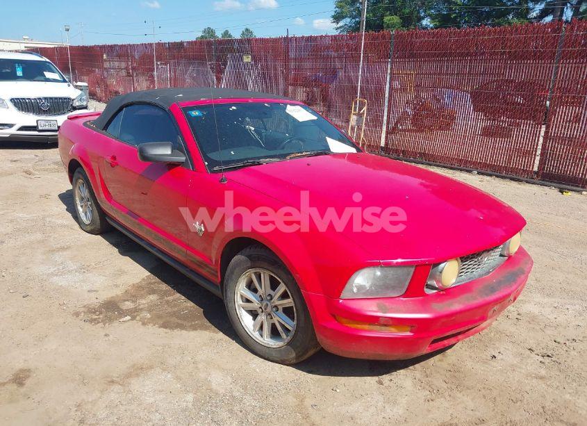 2009 Ford Mustang V6 (VIN 1ZVHT84N795112662) main photo