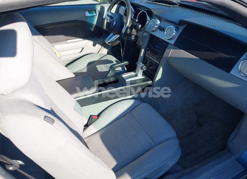 Photo 5 of 2005 Ford Mustang (VIN 1ZVHT84N955253808)