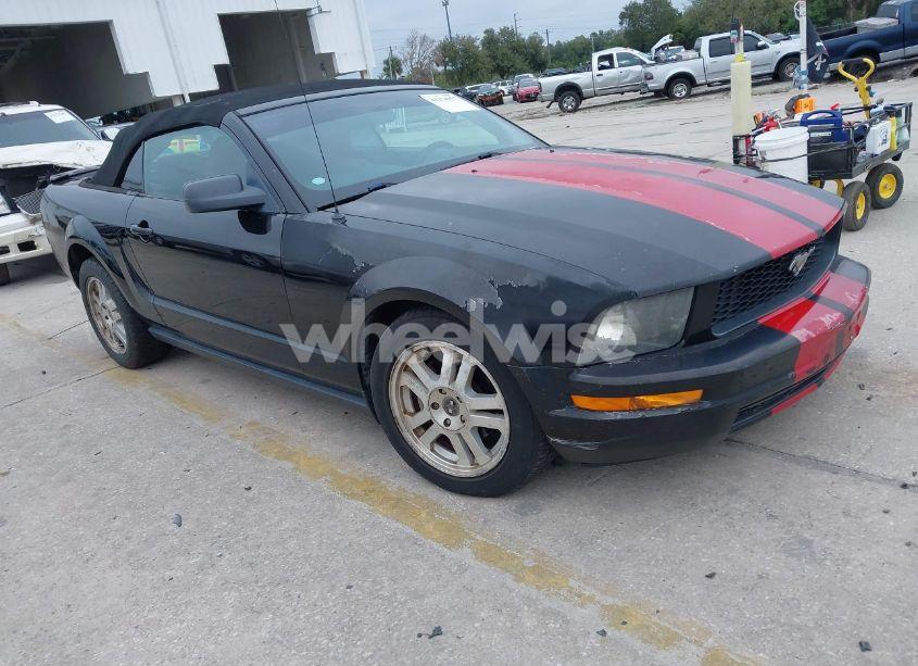 2007 Ford Mustang V6 DELUXE/V6 PREMIUM (VIN 1ZVHT84N975264018) main photo