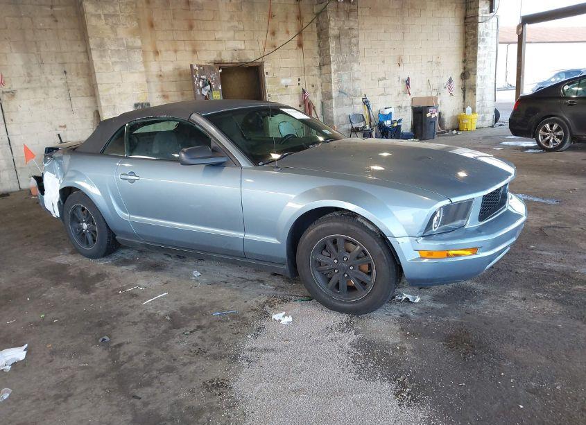 2007 Ford Mustang (VIN 1ZVHT84NX75355329) main photo