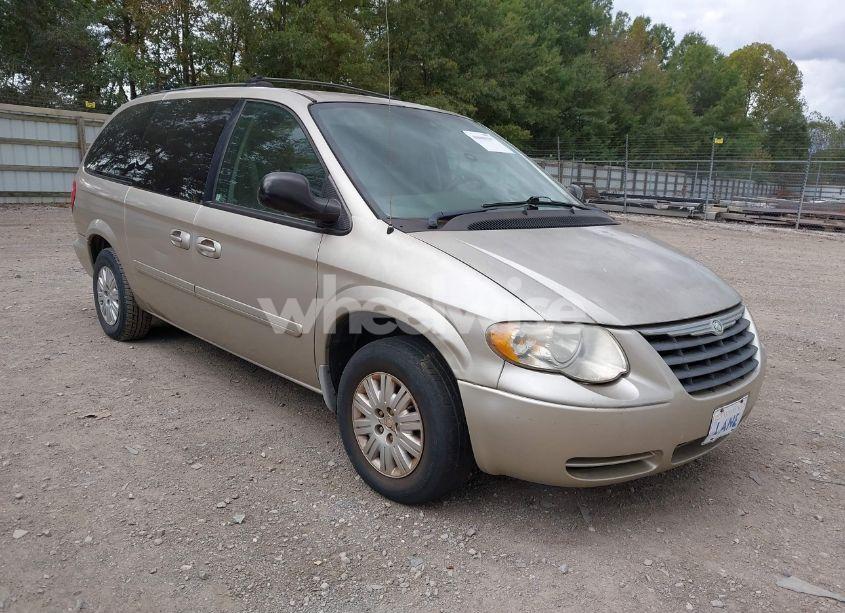 2006 Chrysler Town & COUNTRY LX (VIN 2A4GP44R06R665600) main photo