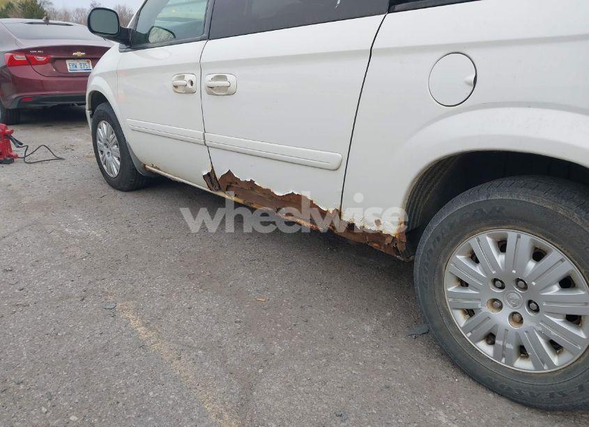 Photo 13 of 2006 Chrysler Town & COUNTRY LX (VIN 2A4GP44R06R897517)