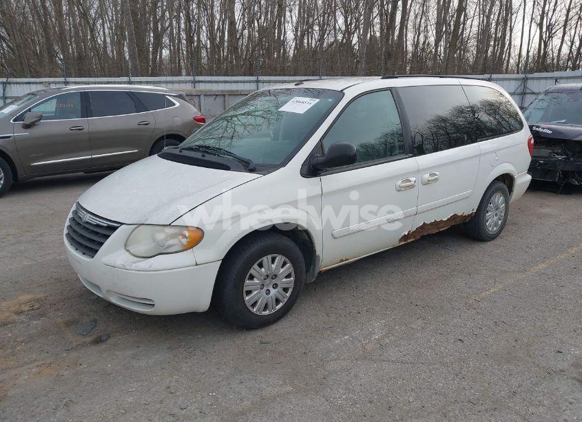 Photo 2 of 2006 Chrysler Town & COUNTRY LX (VIN 2A4GP44R06R897517)