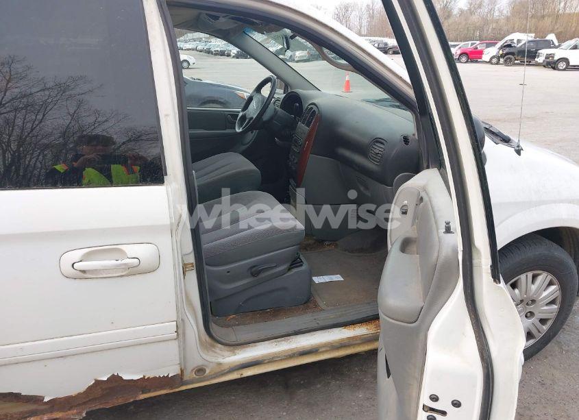 Photo 5 of 2006 Chrysler Town & COUNTRY LX (VIN 2A4GP44R06R897517)