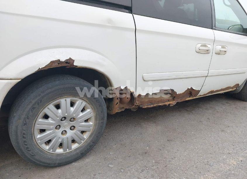 Photo 6 of 2006 Chrysler Town & COUNTRY LX (VIN 2A4GP44R06R897517)