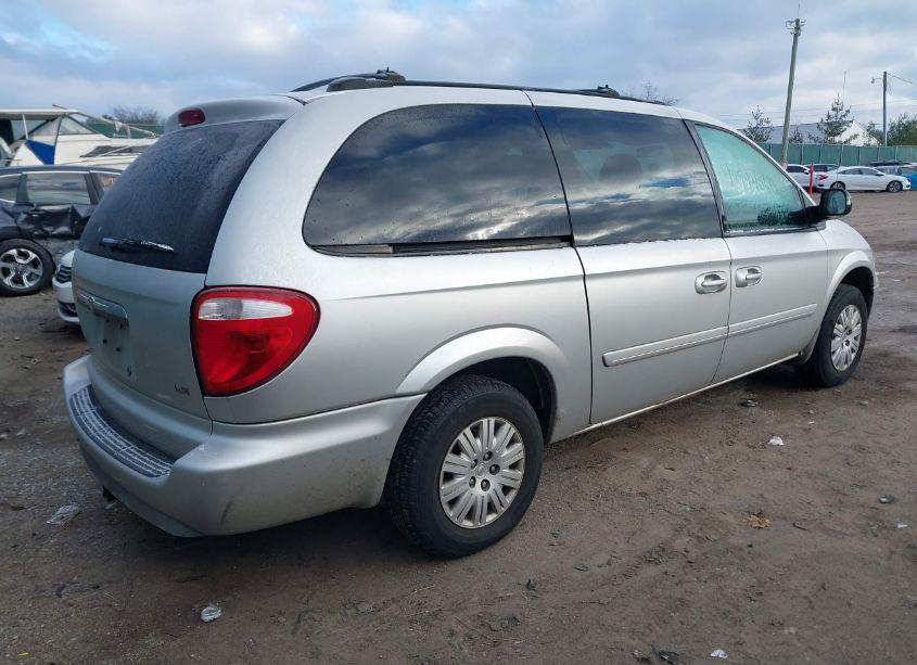 Photo 4 of 2006 Chrysler Town & COUNTRY LX (VIN 2A4GP44R16R665427)