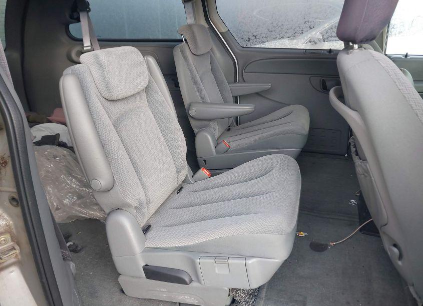 Photo 8 of 2006 Chrysler Town & COUNTRY LX (VIN 2A4GP44R16R665427)