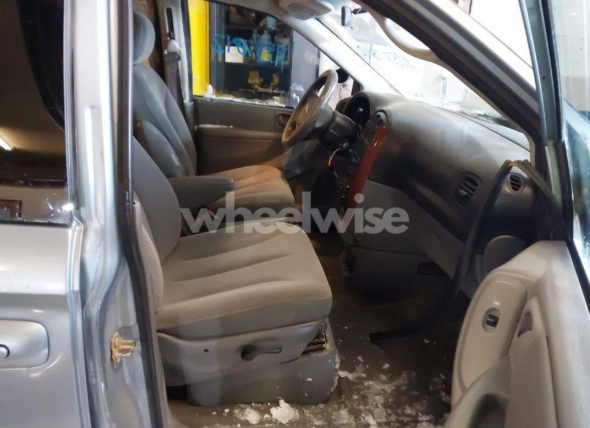 Photo 5 of 2006 Chrysler Town & COUNTRY LX (VIN 2A4GP44R26R844253)