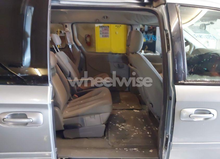 Photo 8 of 2006 Chrysler Town & COUNTRY LX (VIN 2A4GP44R26R844253)