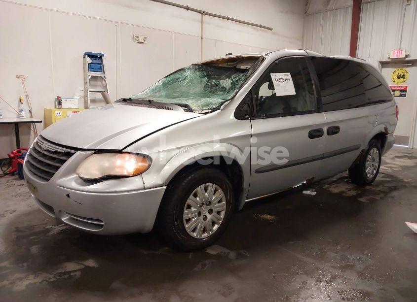 Photo 2 of 2007 Chrysler Town & COUNTRY LX (VIN 2A4GP44R27R267161)