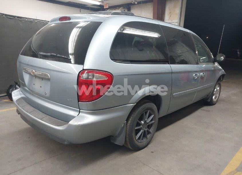 Photo 4 of 2006 Chrysler Town & COUNTRY LX (VIN 2A4GP44R36R629139)