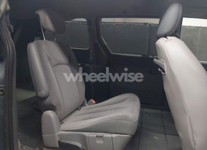 Photo 8 of 2006 Chrysler Town & COUNTRY LX (VIN 2A4GP44R36R629139)