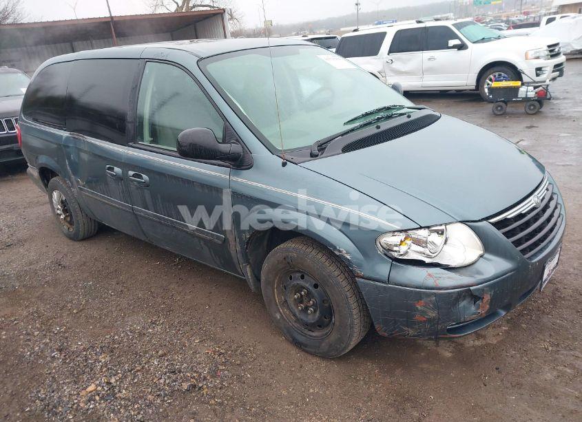 2007 Chrysler Town & COUNTRY LX (VIN 2A4GP44R57R304753) main photo