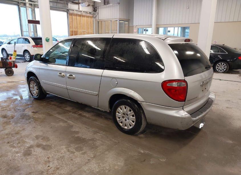 Photo 3 of 2006 Chrysler Town & COUNTRY LX (VIN 2A4GP44R66R634352)