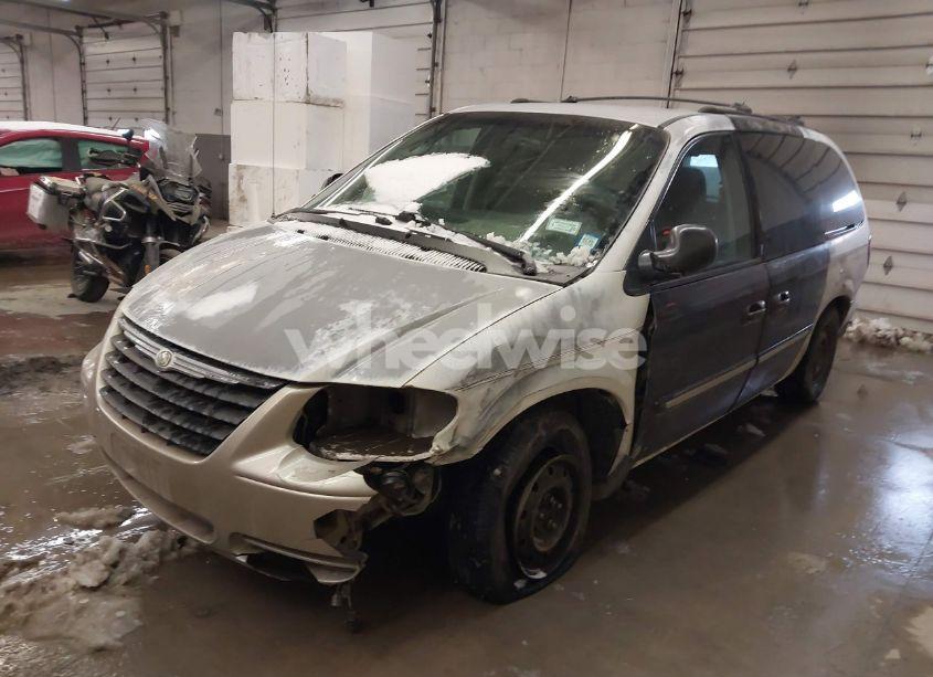 Photo 2 of 2006 Chrysler Town & COUNTRY LX (VIN 2A4GP44R76R622968)