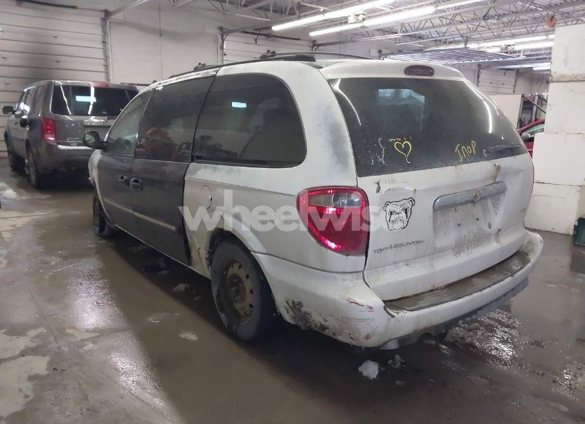 Photo 3 of 2006 Chrysler Town & COUNTRY LX (VIN 2A4GP44R76R622968)