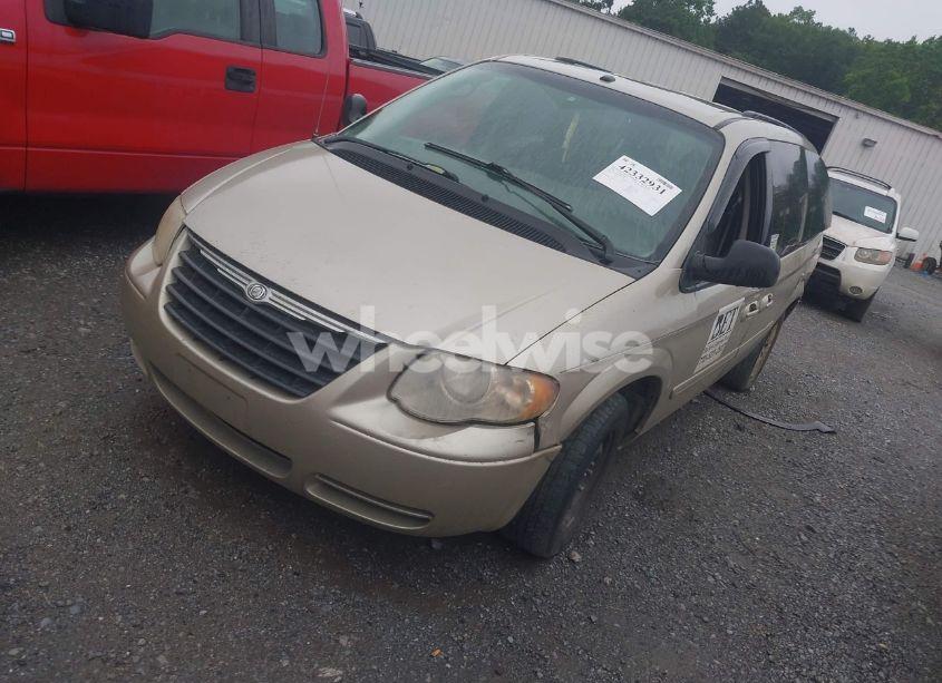 Photo 2 of 2006 Chrysler Town & COUNTRY LX (VIN 2A4GP44R76R827769)