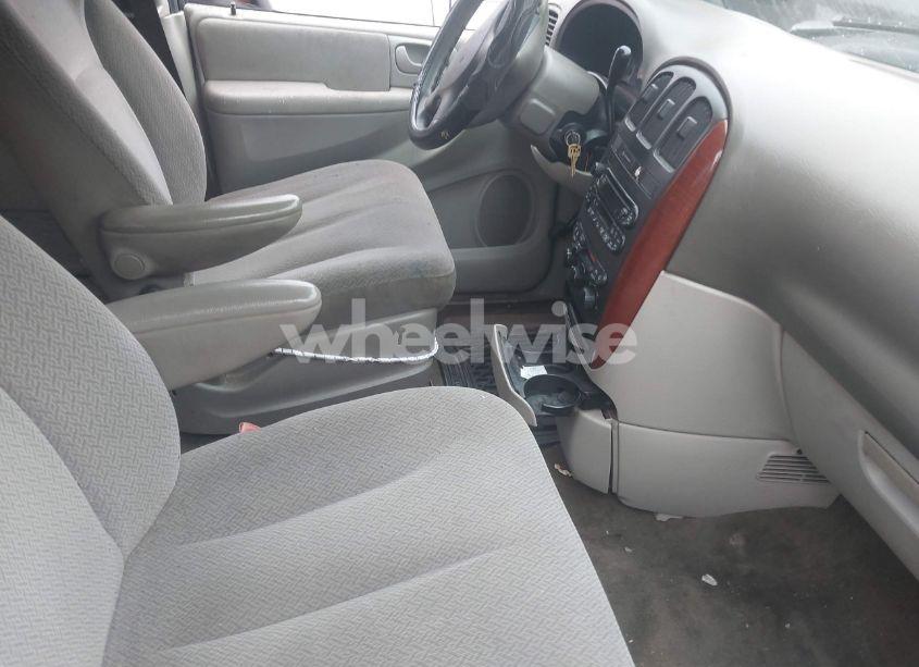 Photo 5 of 2006 Chrysler Town & COUNTRY LX (VIN 2A4GP44R76R827769)