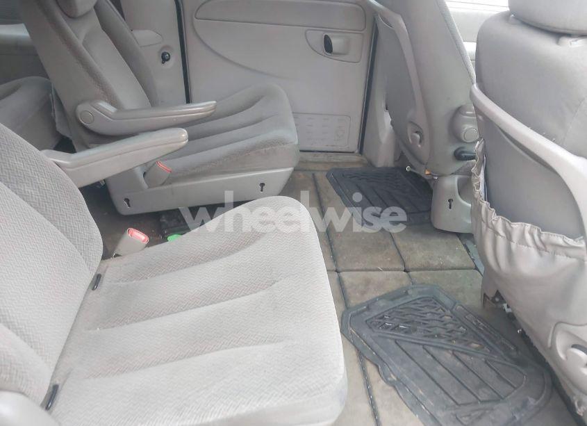 Photo 8 of 2006 Chrysler Town & COUNTRY LX (VIN 2A4GP44R76R827769)