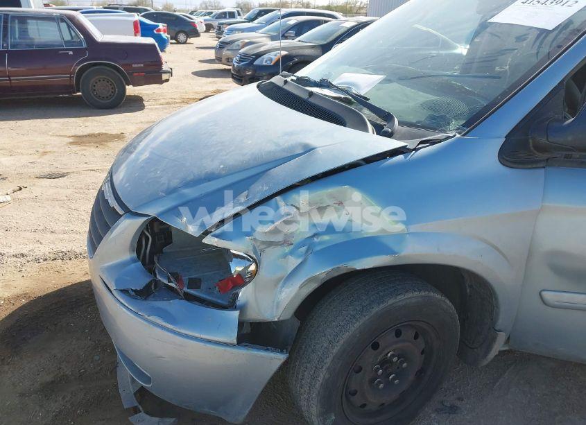 Photo 6 of 2006 Chrysler Town & COUNTRY LX (VIN 2A4GP44R96R632272)