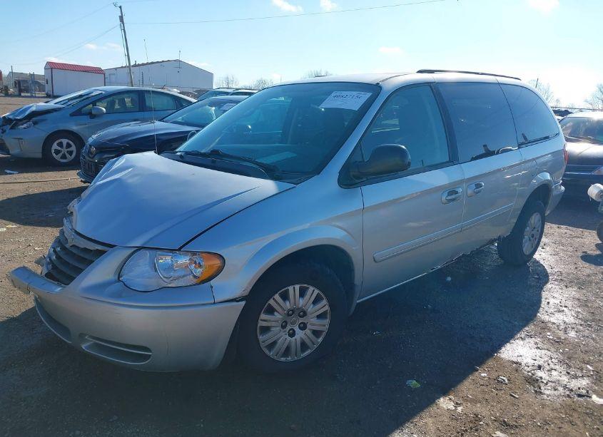 Photo 2 of 2007 Chrysler Town & COUNTRY LX (VIN 2A4GP44R97R133490)