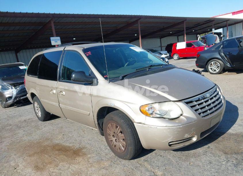 2006 Chrysler Town & COUNTRY LX (VIN 2A4GP44RX6R704158) main photo