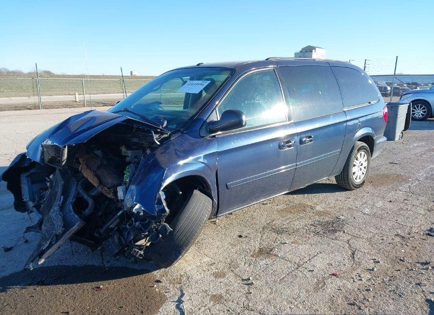 Photo 2 of 2006 Chrysler Town & COUNTRY LX (VIN 2A4GP44RX6R851063)