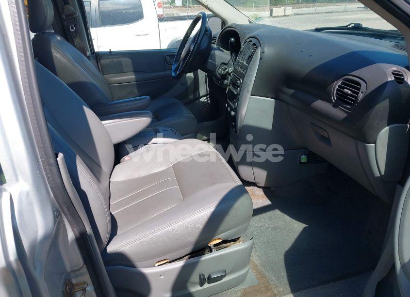 Photo 5 of 2006 Chrysler Town & COUNTRY TOURING (VIN 2A4GP54L36R820920)