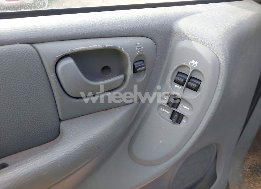 Photo 14 of 2006 Chrysler Town & COUNTRY TOURING (VIN 2A4GP54L56R651824)