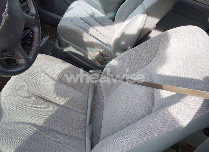 Photo 15 of 2006 Chrysler Town & COUNTRY TOURING (VIN 2A4GP54L56R651824)