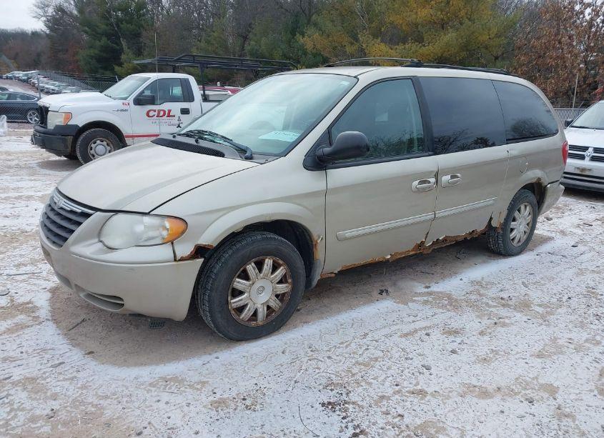 Photo 2 of 2006 Chrysler Town & COUNTRY TOURING (VIN 2A4GP54L56R878141)