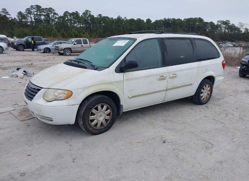 Photo 2 of 2006 Chrysler Town & COUNTRY TOURING (VIN 2A4GP54L66R721833)