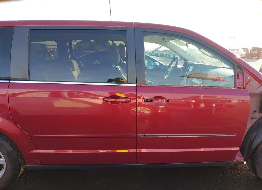 Photo 14 of 2010 Chrysler Town & COUNTRY NEW LX (VIN 2A4RR2D12AR329862)