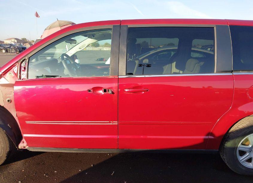 Photo 15 of 2010 Chrysler Town & COUNTRY NEW LX (VIN 2A4RR2D12AR329862)