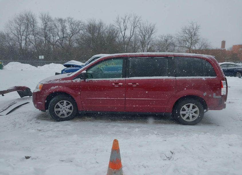 Photo 15 of 2010 Chrysler Town & COUNTRY NEW LX (VIN 2A4RR2D12AR357189)