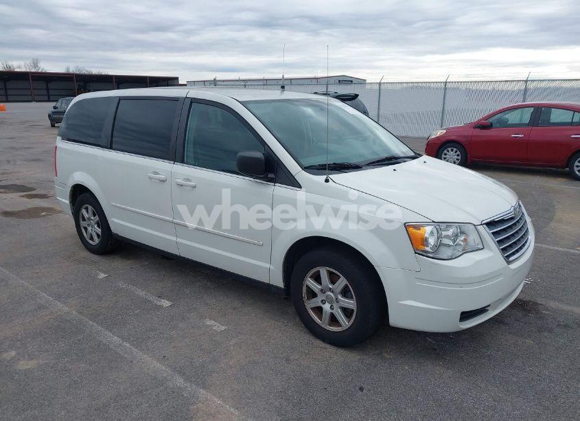 2010 Chrysler Town & COUNTRY NEW LX (VIN 2A4RR2D12AR357239) main photo