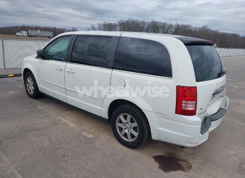 Photo 3 of 2010 Chrysler Town & COUNTRY NEW LX (VIN 2A4RR2D12AR357239)