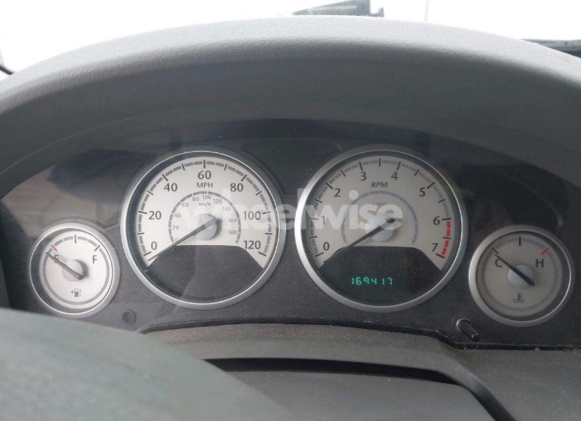 Photo 7 of 2010 Chrysler Town & COUNTRY NEW LX (VIN 2A4RR2D12AR357239)