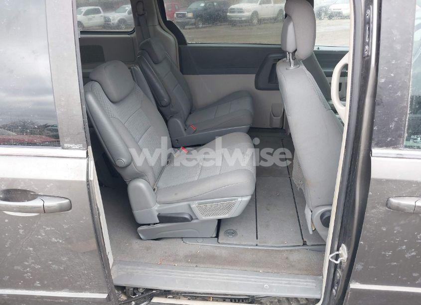 Photo 8 of 2010 Chrysler Town & COUNTRY NEW LX (VIN 2A4RR2D12AR404849)