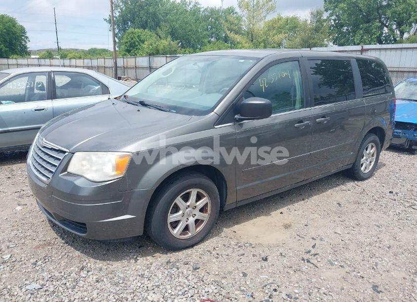 Photo 2 of 2010 Chrysler Town & COUNTRY NEW LX (VIN 2A4RR2D14AR329894)