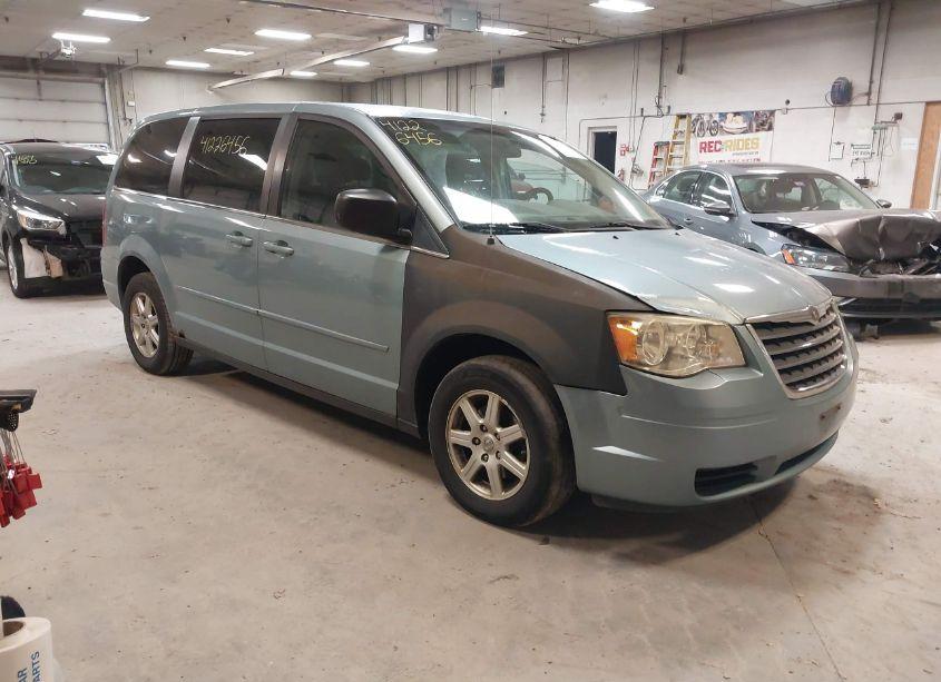 2010 Chrysler Town & COUNTRY NEW LX (VIN 2A4RR2D15AR365822) main photo