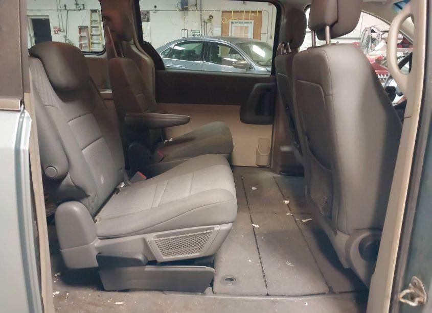 Photo 8 of 2010 Chrysler Town & COUNTRY NEW LX (VIN 2A4RR2D15AR365822)