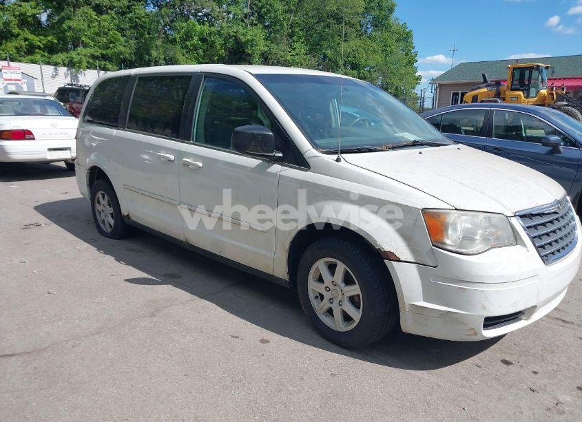 2010 Chrysler Town & COUNTRY NEW LX (VIN 2A4RR2D17AR405642) main photo