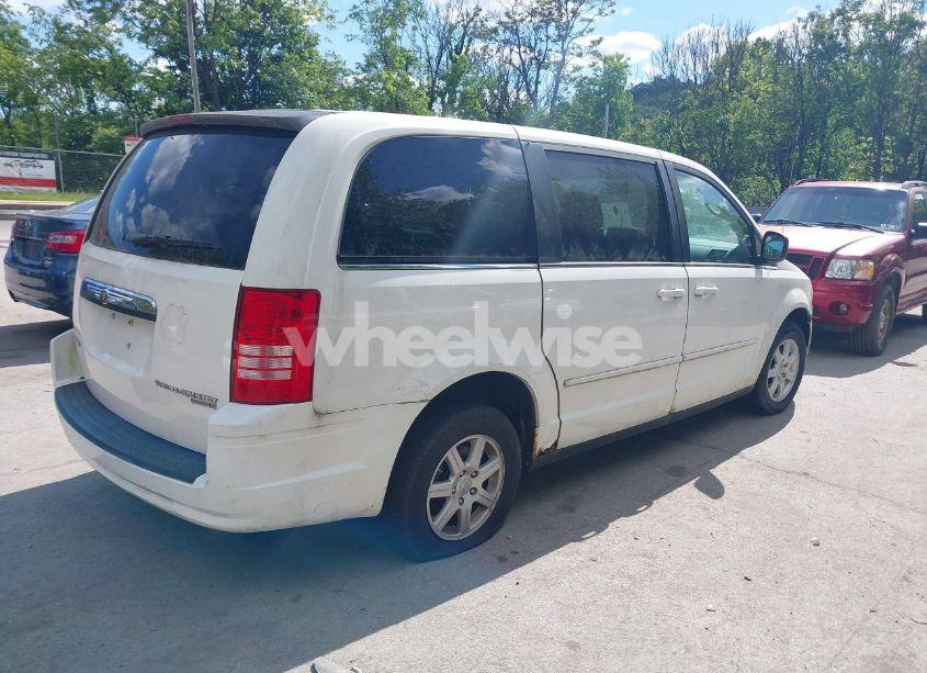 Photo 4 of 2010 Chrysler Town & COUNTRY NEW LX (VIN 2A4RR2D17AR405642)