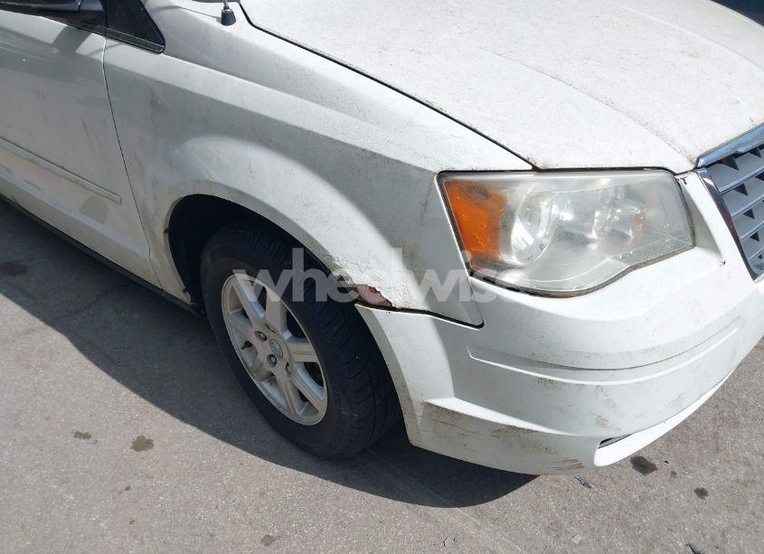 Photo 6 of 2010 Chrysler Town & COUNTRY NEW LX (VIN 2A4RR2D17AR405642)