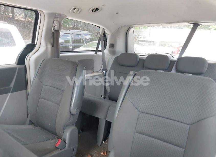 Photo 8 of 2010 Chrysler Town & COUNTRY NEW LX (VIN 2A4RR2D17AR405642)