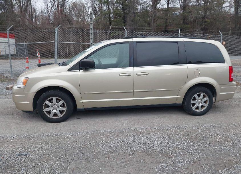 Photo 14 of 2010 Chrysler Town & COUNTRY NEW LX (VIN 2A4RR2D18AR321877)