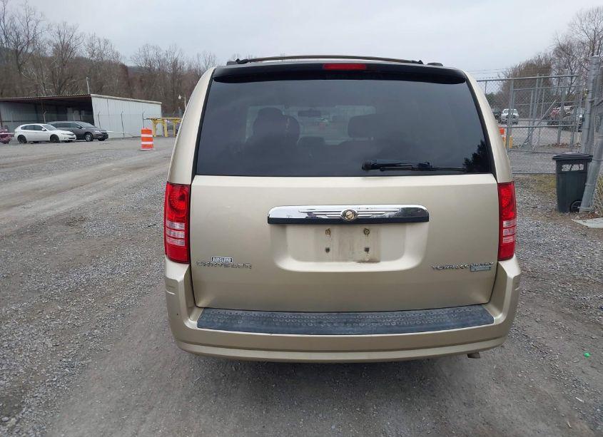 Photo 16 of 2010 Chrysler Town & COUNTRY NEW LX (VIN 2A4RR2D18AR321877)